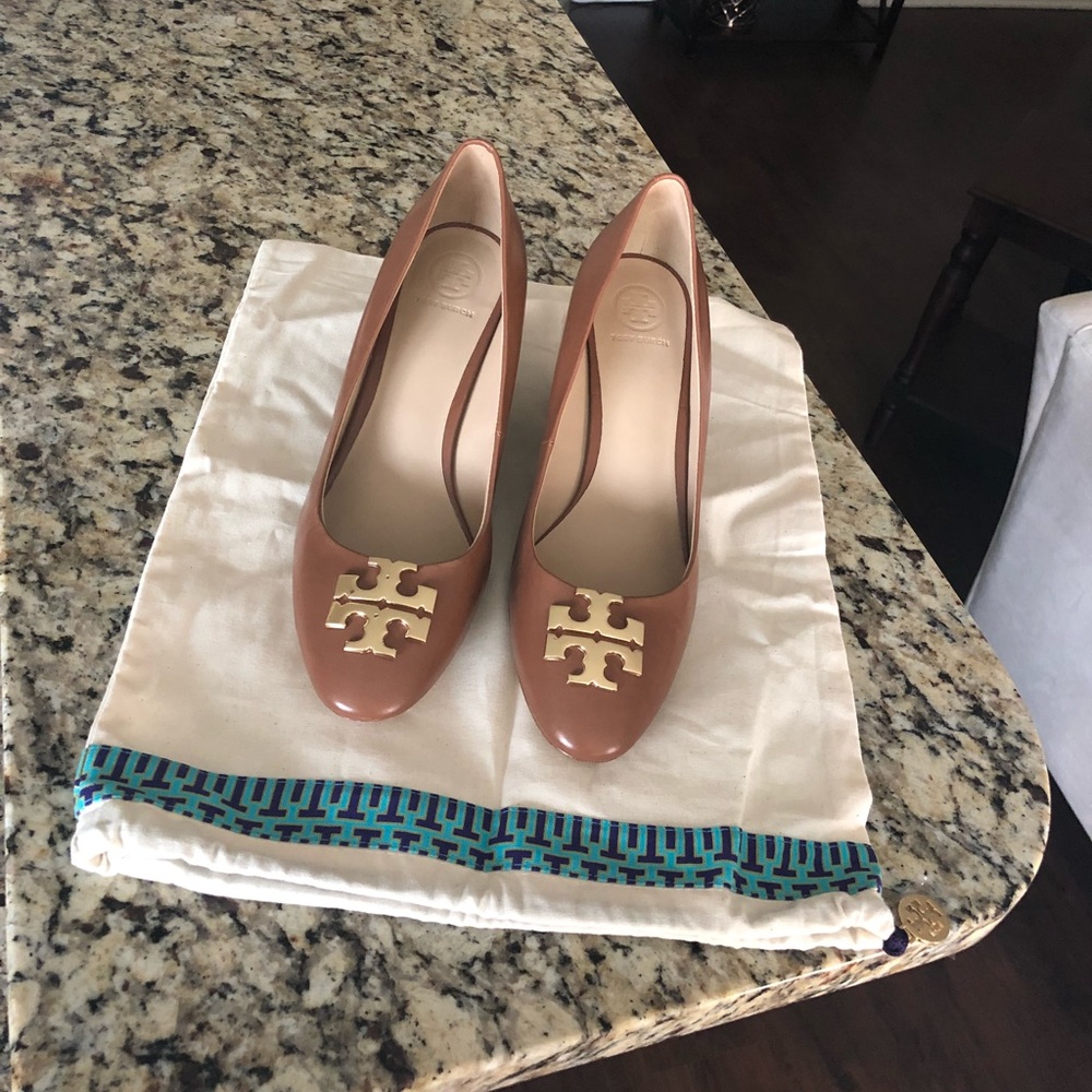 Tory Burch Raleigh Leather Wedge Pump, Brown, 8.5